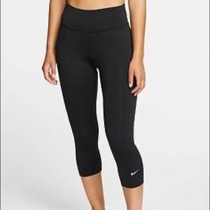 Nike Capri Dry Fit Leggings